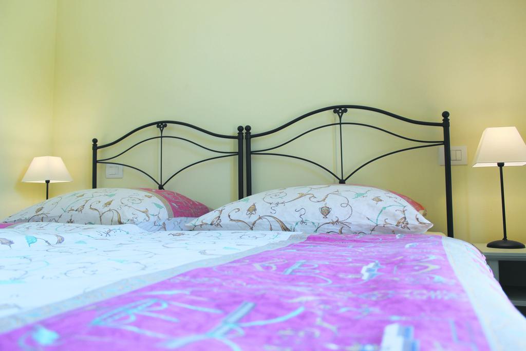 Alta Villa The Countryhouse Adults Only Boutique Bnb Vigliano d'Asti Δωμάτιο φωτογραφία